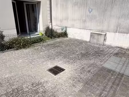 location d’une petite place de parking gare de houilles