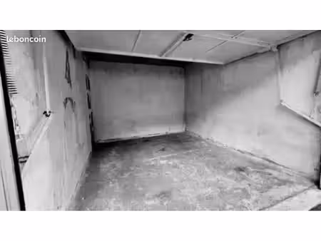 garage box fermé et sécurisé