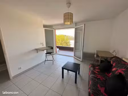 location studio meublé