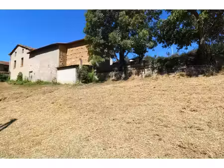 corps de ferme sur 20 000 m² de terrain