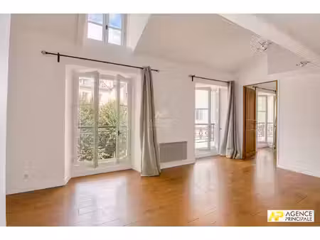 versailles saint-louis appatement 3 pièces 74.98 m² au sol situé au 2ème étage