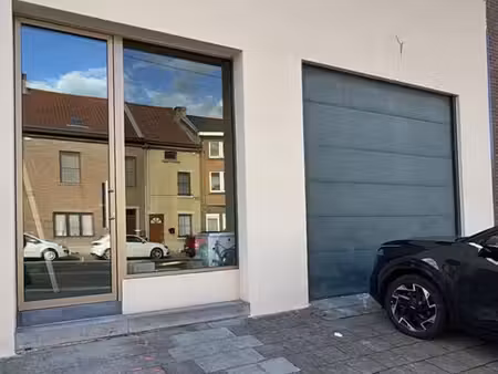 à louer – surface commerciale ± 200 m²