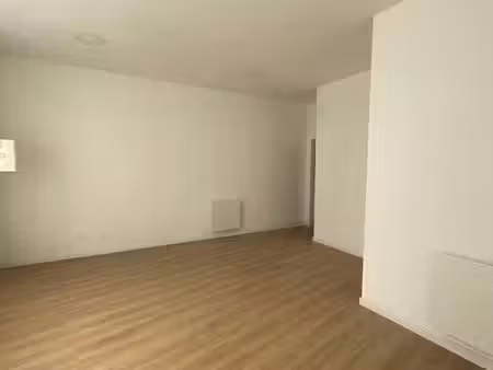 divers à louer - 30 30 m2 - calais - 62 - nord-pas-de-calais