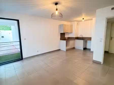 2 pieces de 40m2 cannes la bocca