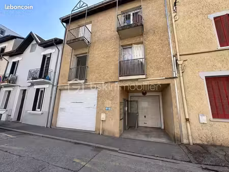 immeuble 10 pièces 139 m²