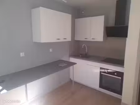f1 bis 34 m² refait à neuf entrée indépendante