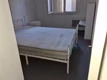 location t2 le 38 m2 centre ville de narbonne étudiant 480 charges non comprises