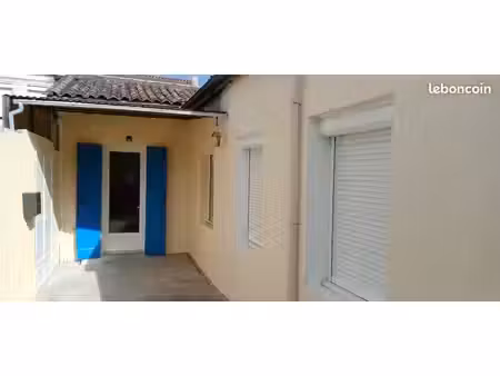 maison de plain-pied 70 m² + garage 40 m² + cour