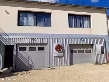 3 garages sécurisés de 80 m² à louer – 400 / mois
