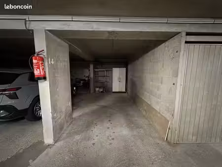place parking sous terrain - lyon 5 quai de saône