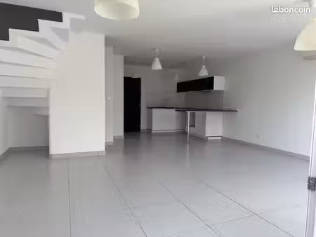 beau et grand duplex au calme et ensoleillé