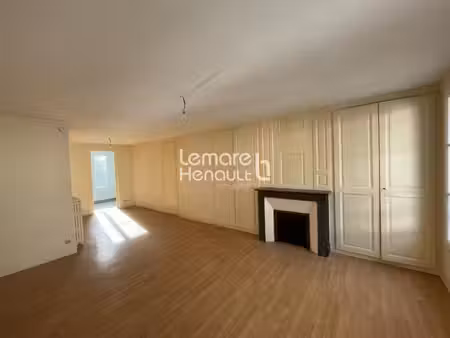 bel appartement de caractère f2 - 65.71 m² - isolation revue