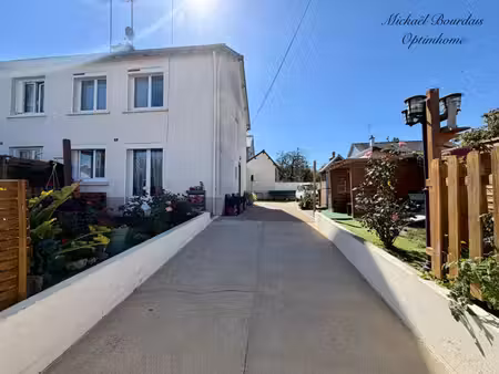 le lude – maison 3 chambres avec garage et cour fermée
