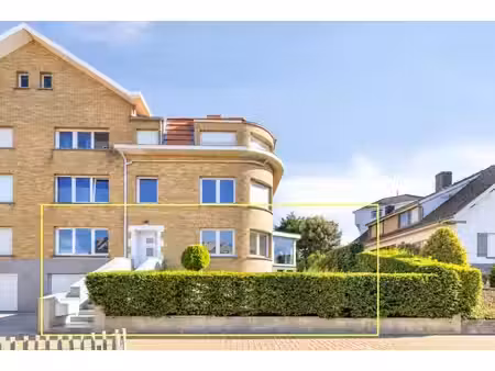appartement spacieux avec jardin et garage intégré