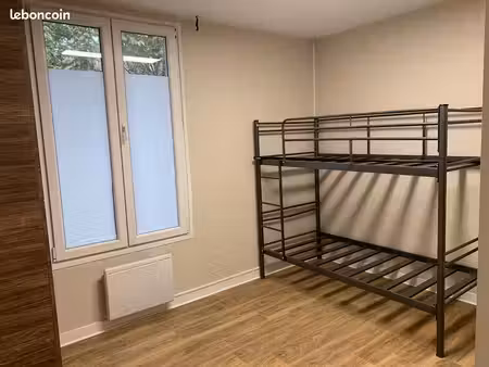 chambre meublée