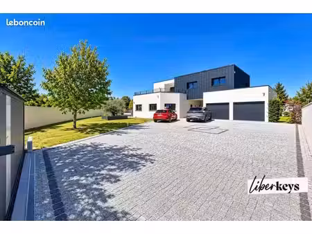 maison 8 pièces 250 m²