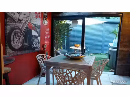 loue f2 neuf  climatise  rez-de-jardin dans maison plein pied 1 personnes max