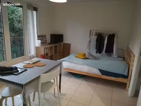 studio 25 m2 meublé fac rangueil propre  calme et lumineux