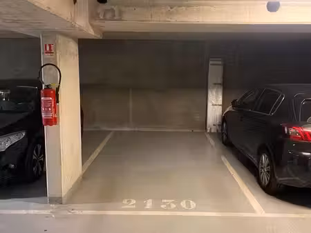 place de parking couverte sécurisée – vert de maisons rer d– 75