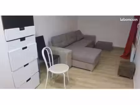 studio dans petite rue calme en coeur de ville