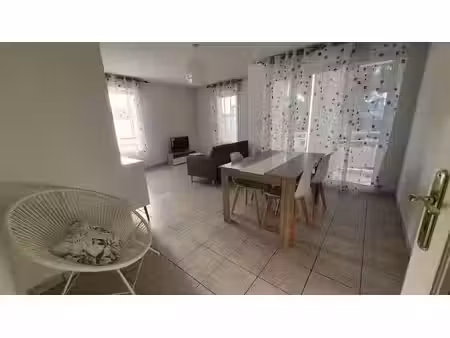 location meublée appartement 3 pièces 77 m² à agen (47000)  800 €