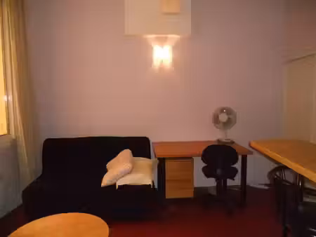 location meublée appartement 1 pièce 21 m² à aix-en-provence (13090)  630 €