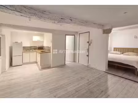 studio au centre du village