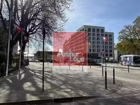location commerce troyes 10000 155m²