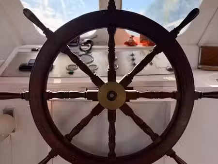 péniche habitable et navigable ±60 m² à namur –full équipée