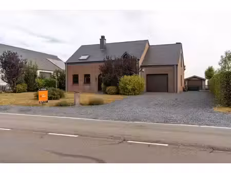 villa 3 à 4 ch. sur 12a 95ca  peb en classe