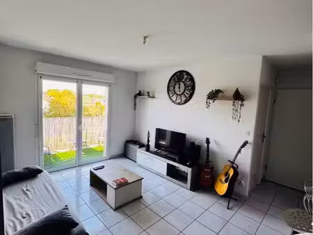appartement t2 40 m² avec balcon sans vis-à-vis – piscine & parking