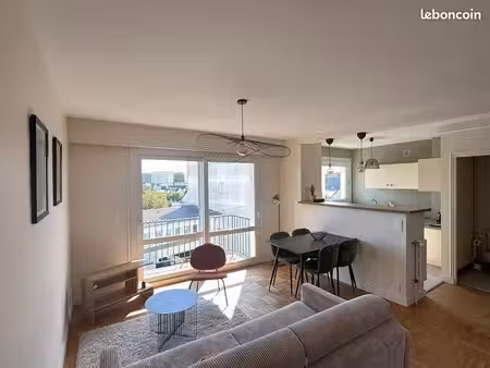 location vannes – t3 rénové – 2 chambres – balcon sud – parking – proche centre-ville