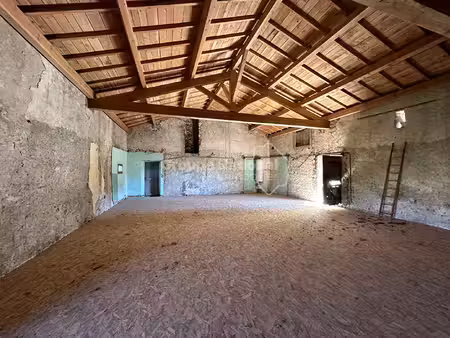 maison à rénover sur 578m2 de terrain