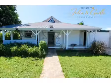 villa avec jardin et piscine – baie-mahault