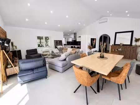 *** exclusivité - murviel-lès-montpellier – villa rénovée de 167 m² avec piscine et garage