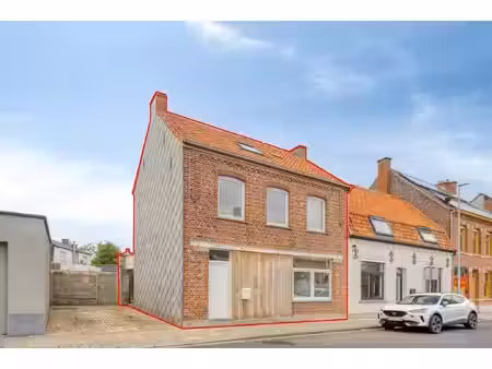 ruime  volledig instapklare woning in het centrum van ledegem