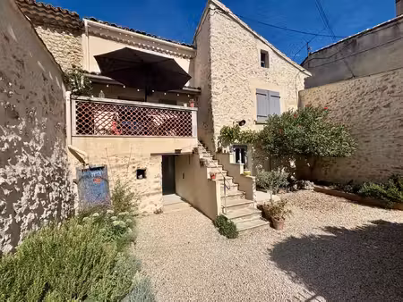 maison de village avec jardin  terrasse et garage. vue ventoux