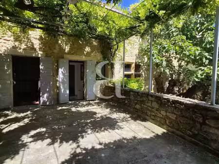 maison de village alliant charme et authenticité proche d'avign