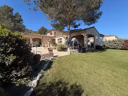 villa caveirac 6 pièce(s) 163 m2 sur 1200m2 avec piscine