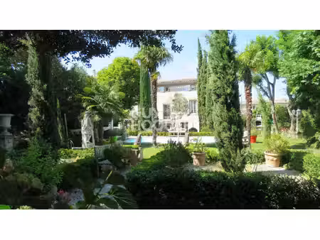 ouest carcassonne - maison de caractére 240 m² avec piscine sur terrain paysagé 1.080 m²