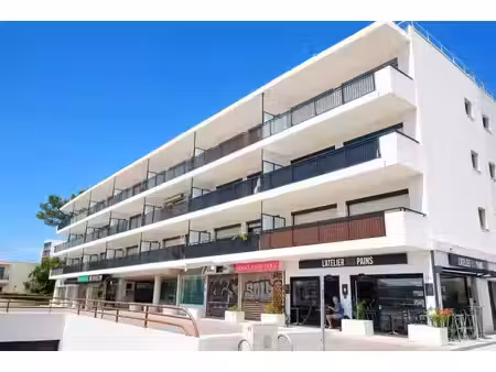 location commerce 111 m² à nice (06000)