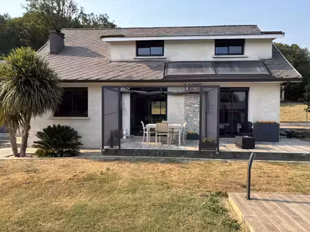secteur montrejeau grande villa t9 renovee sur terrain 2100 m2