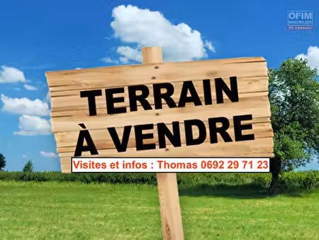 a vendre terrain constructible de 500m2 à sainte-suzanne-bras pistolet