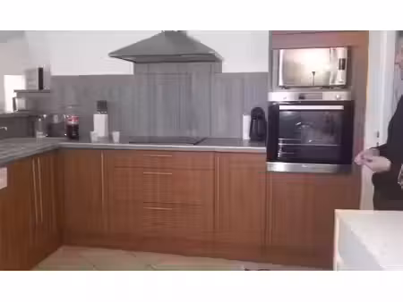 location maison 5 pièces 90 m² à servian (34290)  730 €