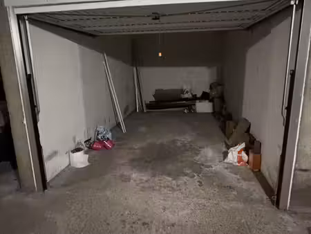 parking à paris (75004)