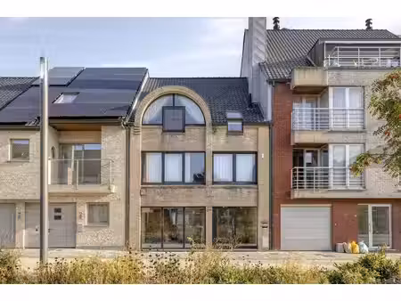 appartement te koop in oostkamp met 4 slaapkamers