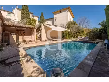 magnifique maison de maître avec piscine à mazan