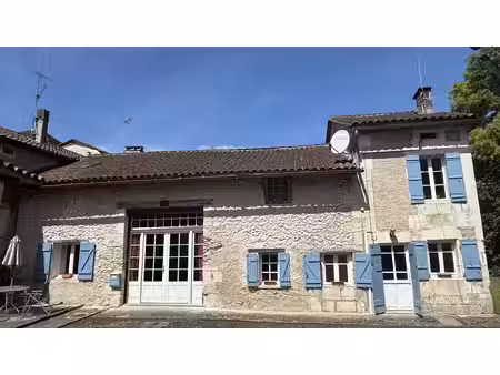 vue imprenable sur la campagne! charmante maison en pierre avec gîte et grange