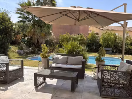 villa avec piscine proche centre ville