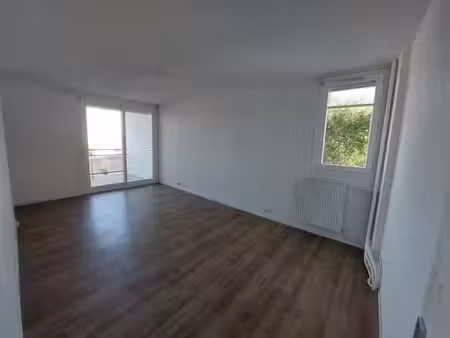 location appartement 3 pièces 55 m² à nîmes (30000)